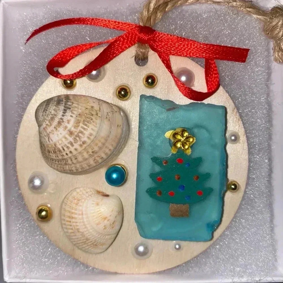 Seaglass Christmas Ornament 🐚 - Picture 1 of 2
